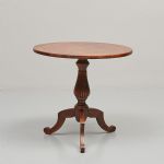 1068 4426 LAMP TABLE